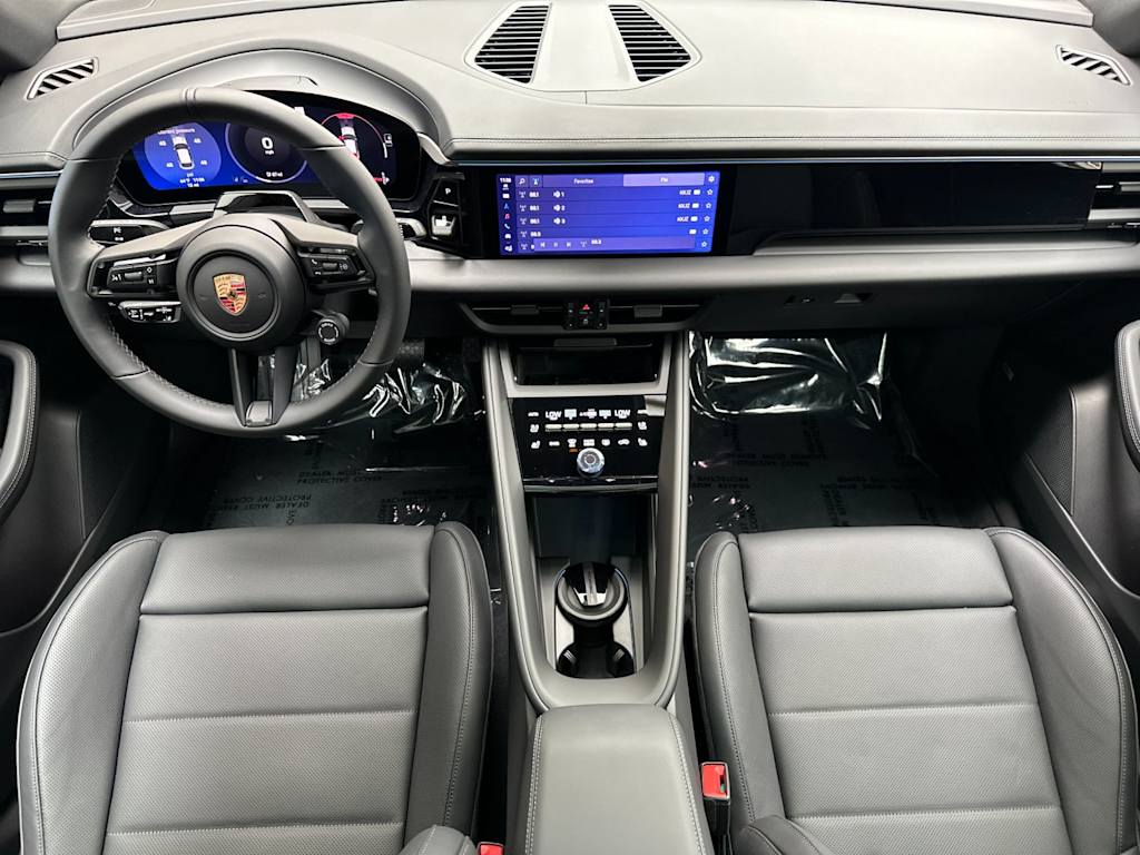Thumbnail: 2026 Porsche Macan - 2