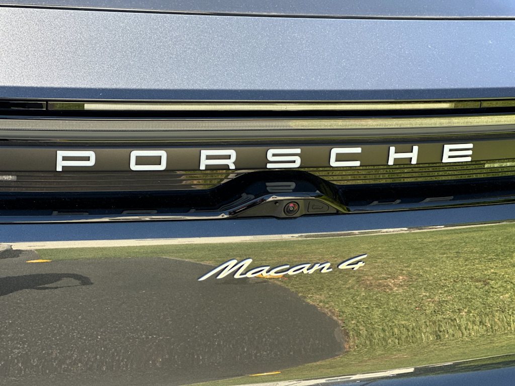 Thumbnail: 2026 Porsche Macan - 33