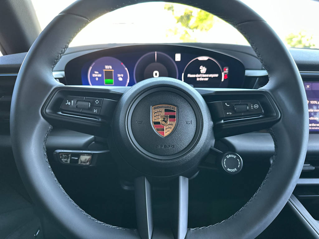 Thumbnail: 2026 Porsche Macan - 29
