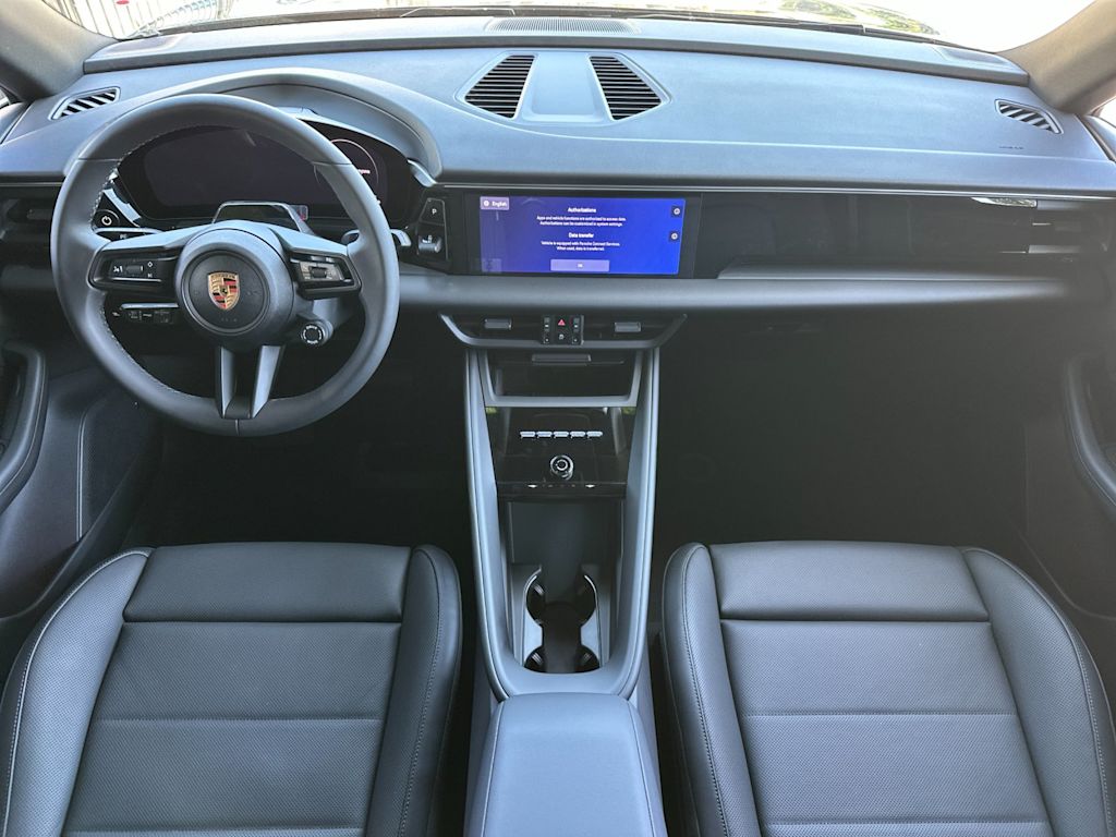 Thumbnail: 2026 Porsche Macan - 9