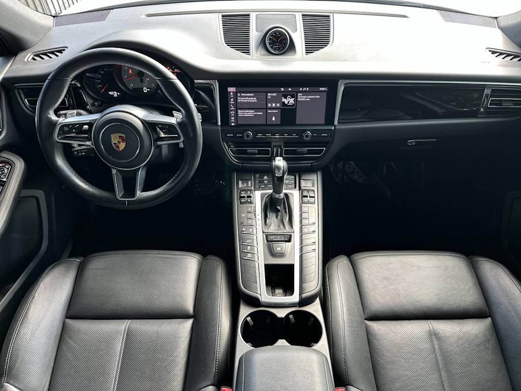 Thumbnail: 2021 Porsche Macan - 2