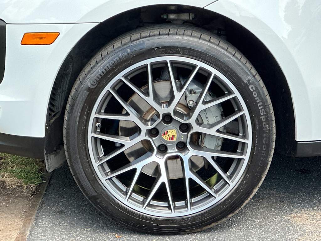 Thumbnail: 2021 Porsche Macan - 8