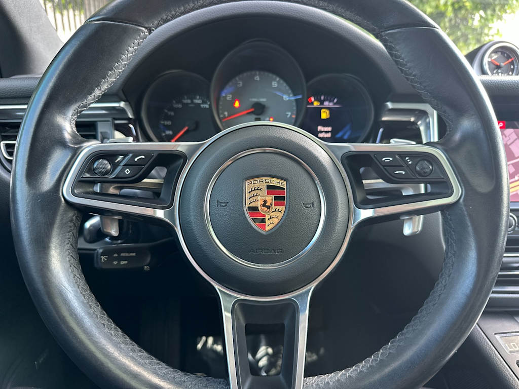 Thumbnail: 2021 Porsche Macan - 14