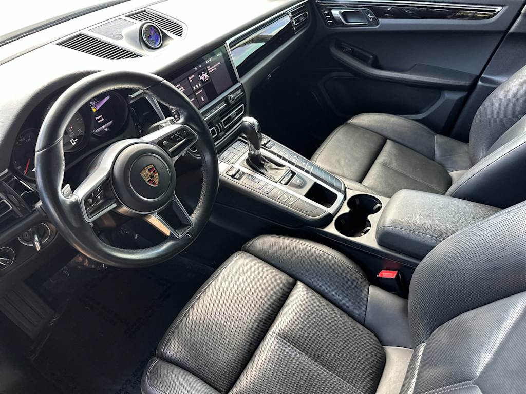 Thumbnail: 2021 Porsche Macan - 10