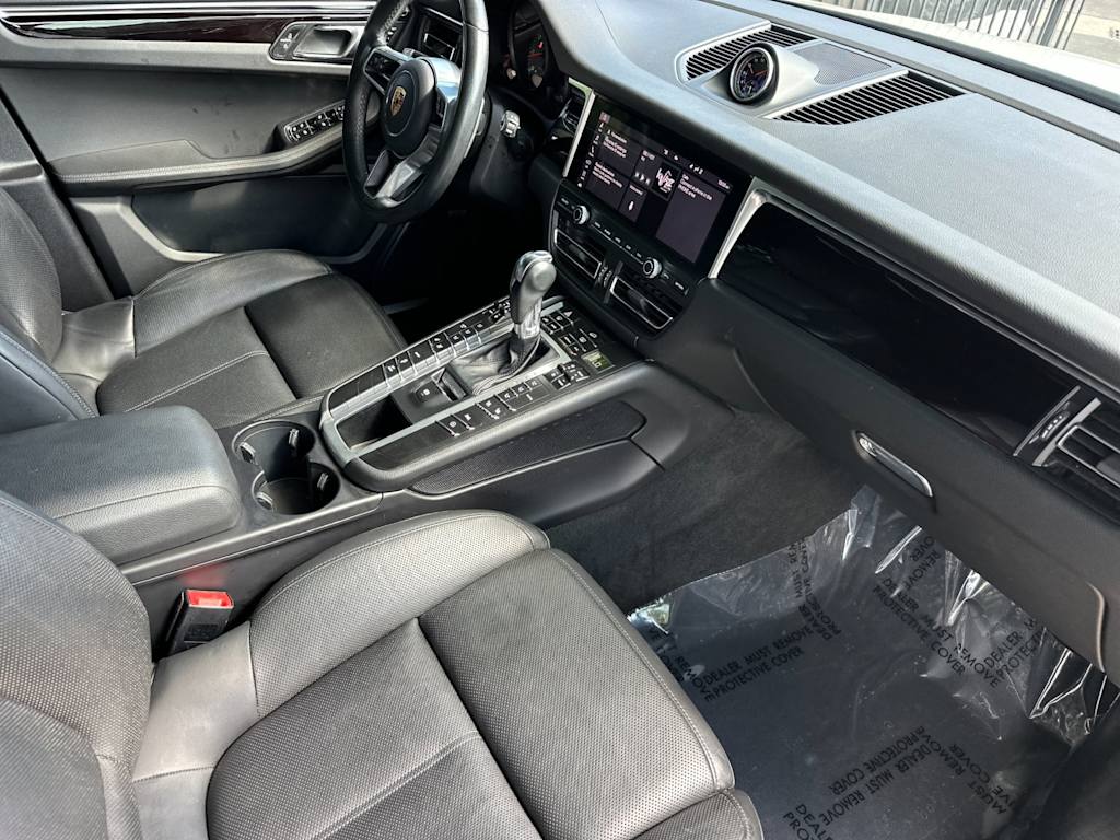 Thumbnail: 2021 Porsche Macan - 13