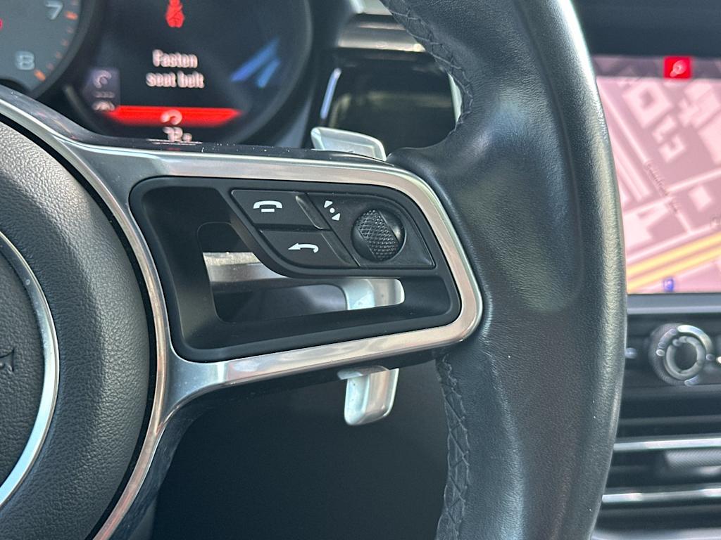 Thumbnail: 2021 Porsche Macan - 31