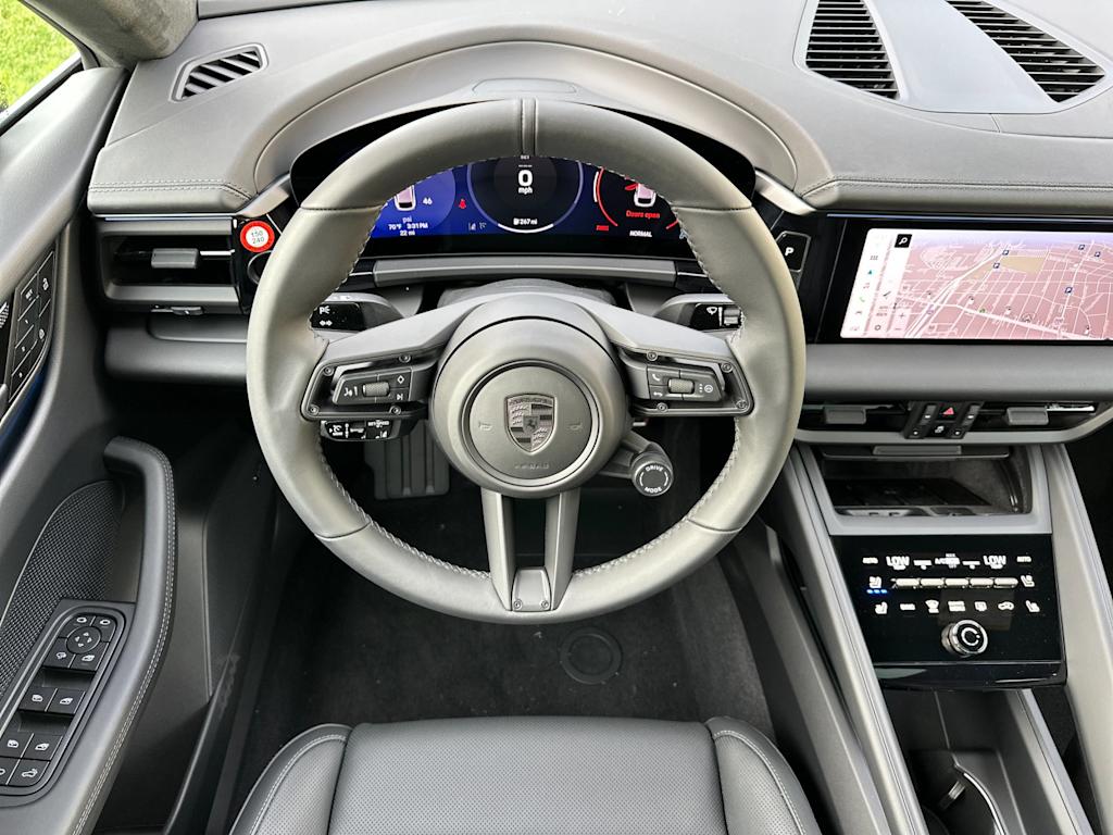 Thumbnail: 2025 Porsche Macan - 12