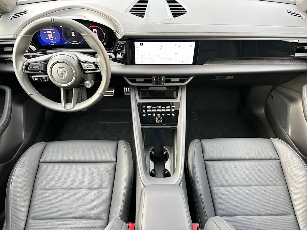 Thumbnail: 2025 Porsche Macan - 8