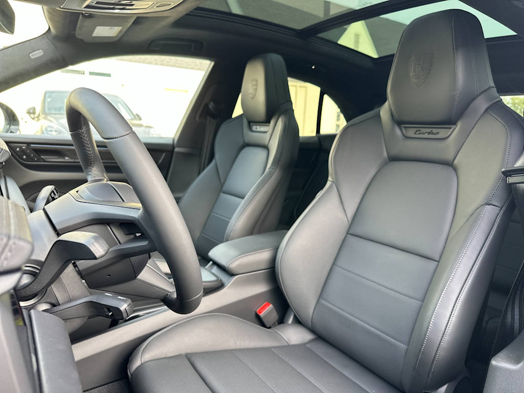 Thumbnail: 2025 Porsche Macan - 9