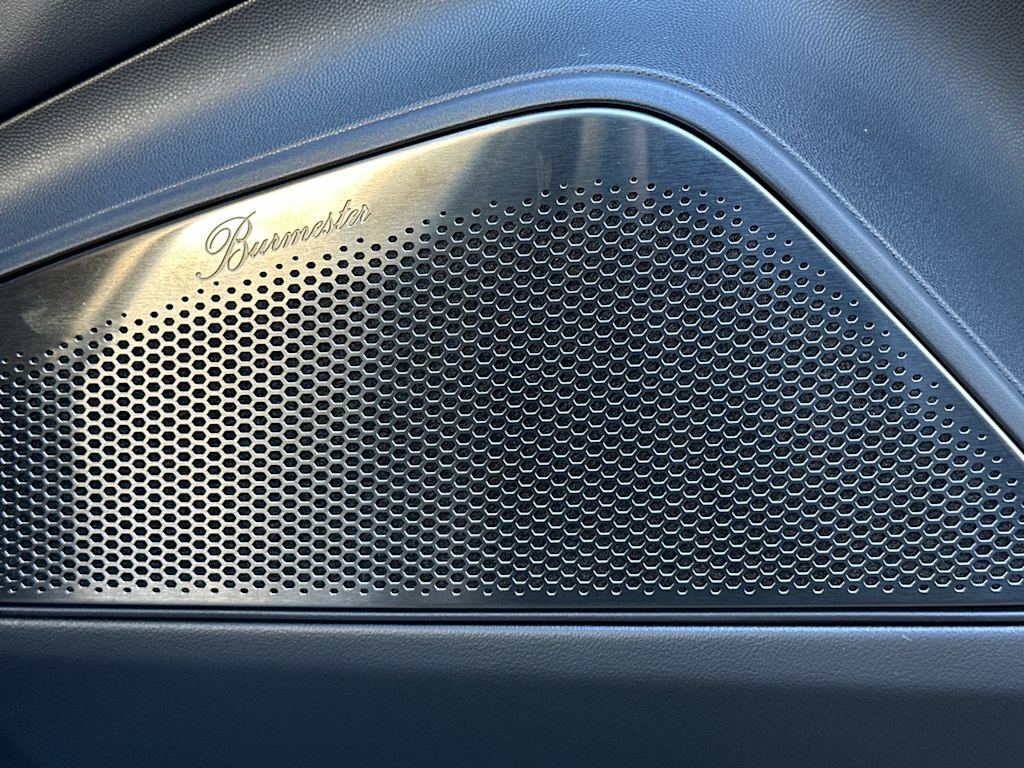 Thumbnail: 2025 Porsche Macan - 25