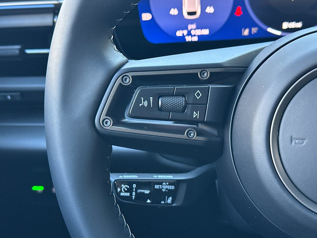Thumbnail: 2025 Porsche Macan - 32