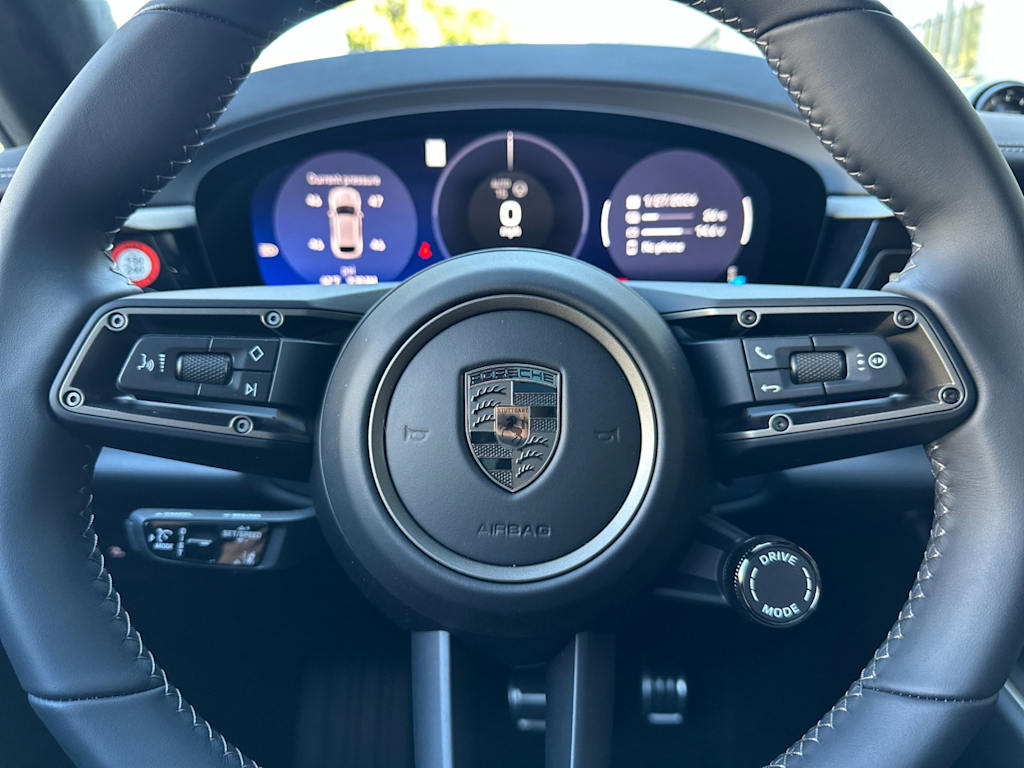 Thumbnail: 2025 Porsche Macan - 31