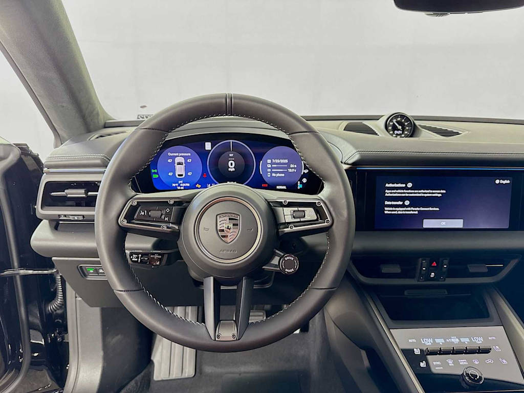 Thumbnail: 2025 Porsche Macan - 7