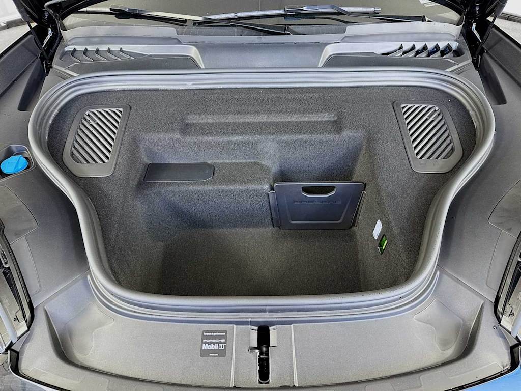 Thumbnail: 2025 Porsche Macan - 25