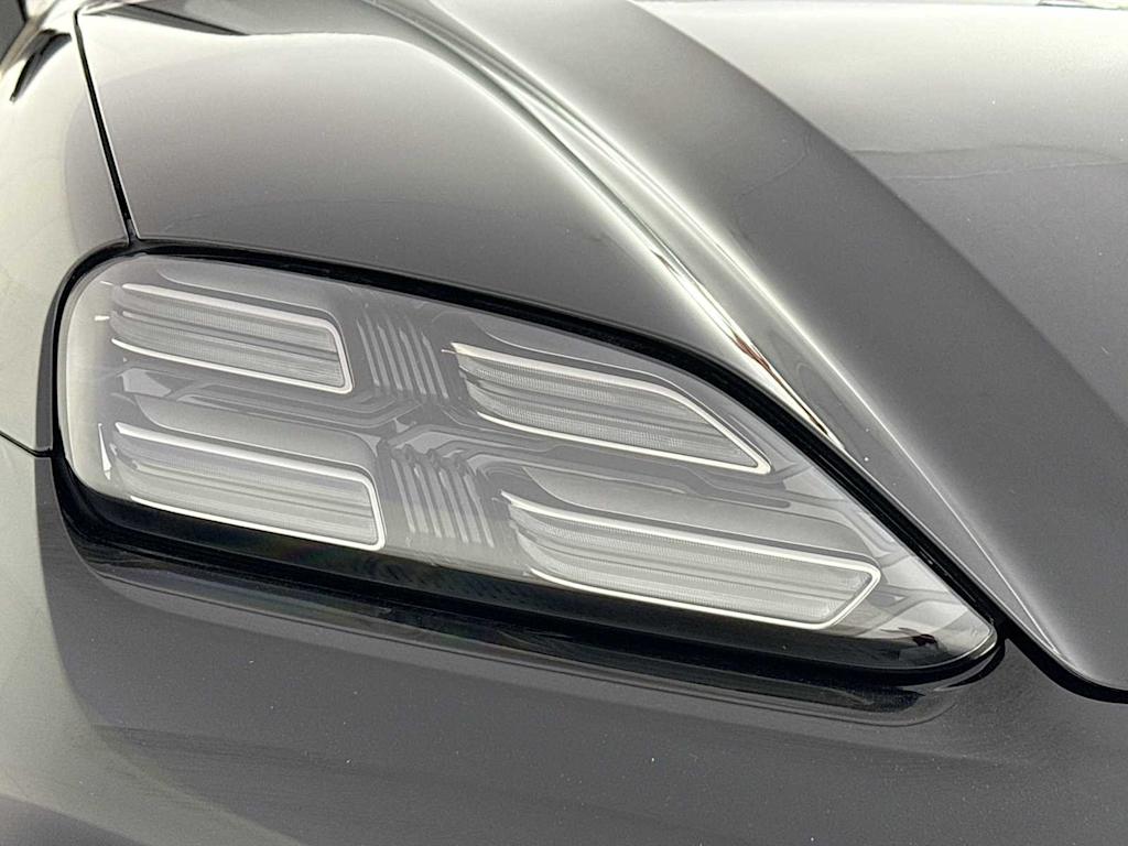 Thumbnail: 2025 Porsche Macan - 27
