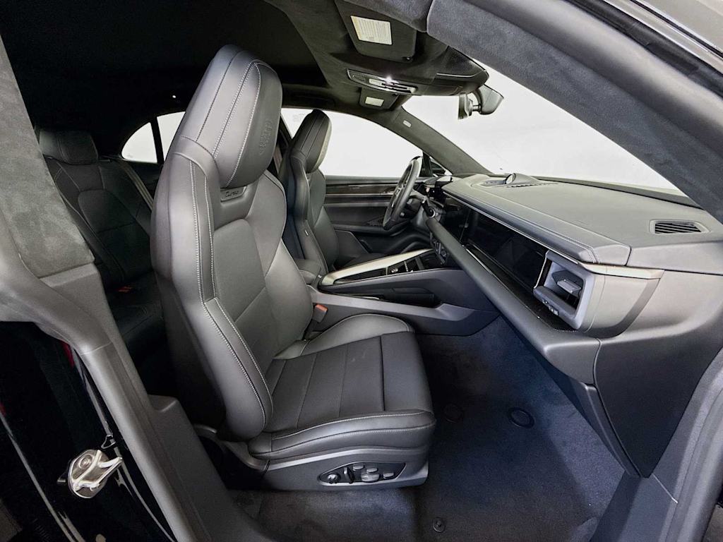 Thumbnail: 2025 Porsche Macan - 9