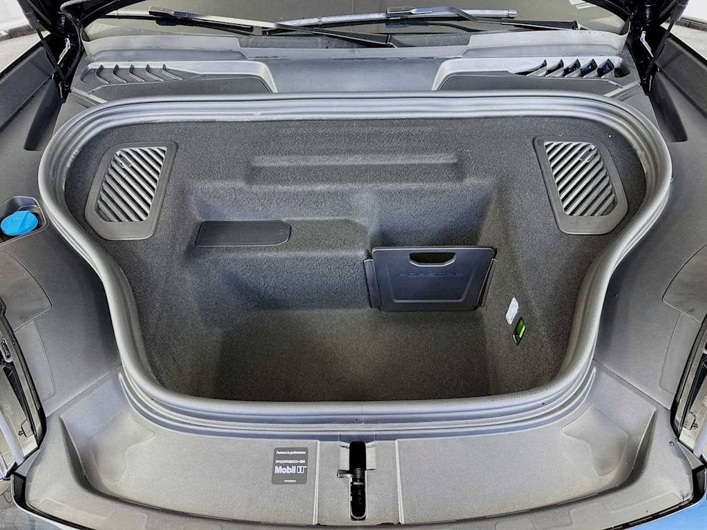 Thumbnail: 2025 Porsche Macan - 50