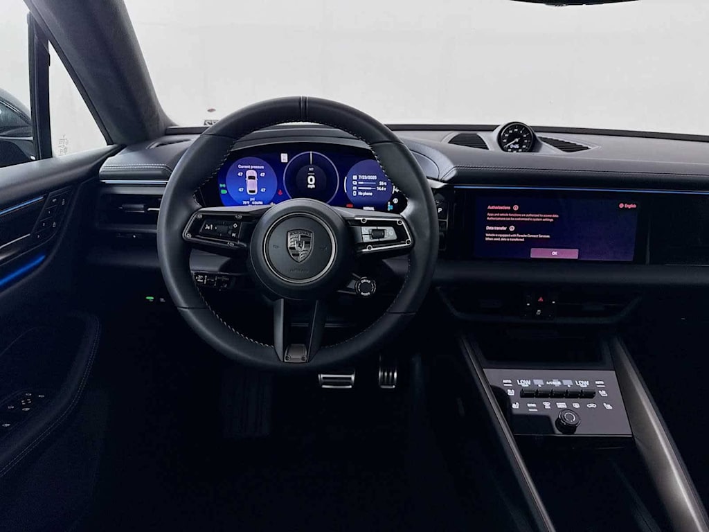 Thumbnail: 2025 Porsche Macan - 45