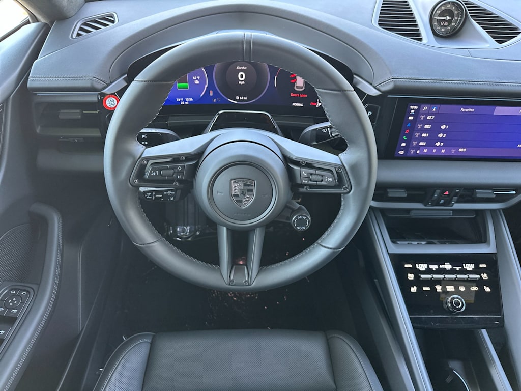 Thumbnail: 2026 Porsche Macan - 9