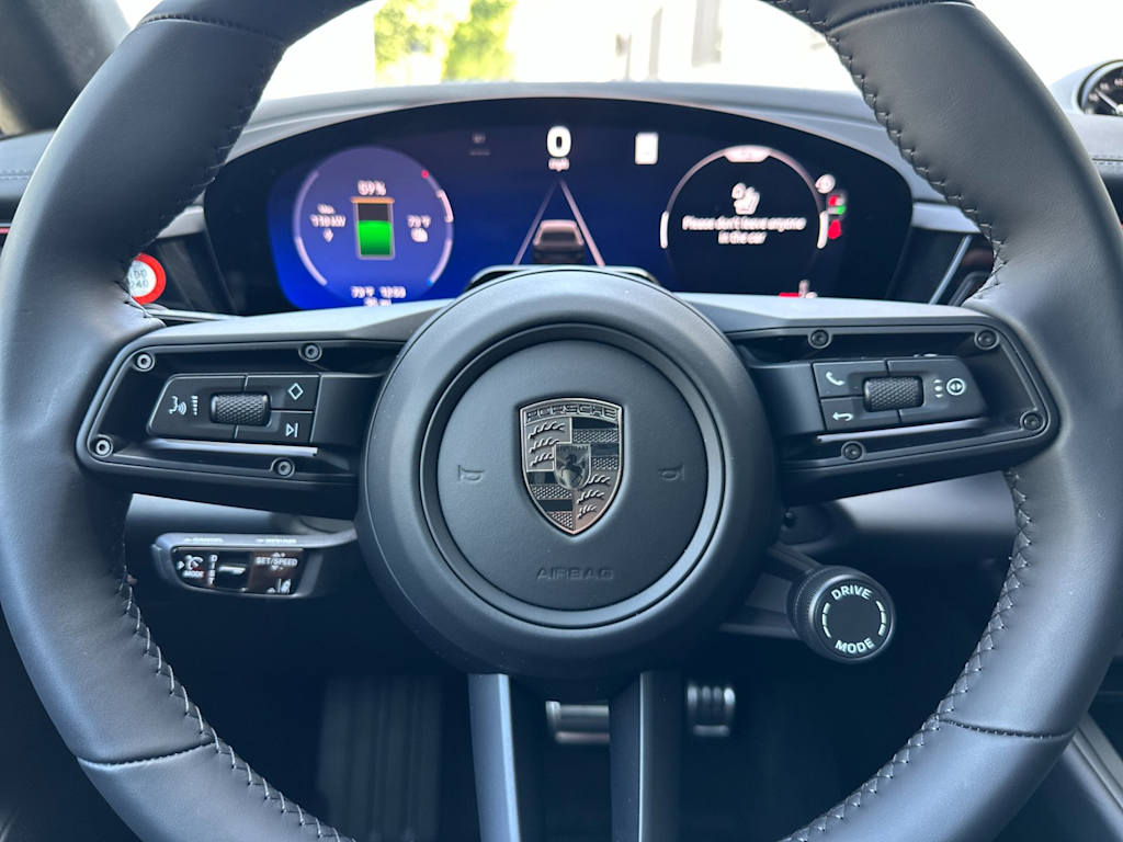 Thumbnail: 2026 Porsche Macan - 31