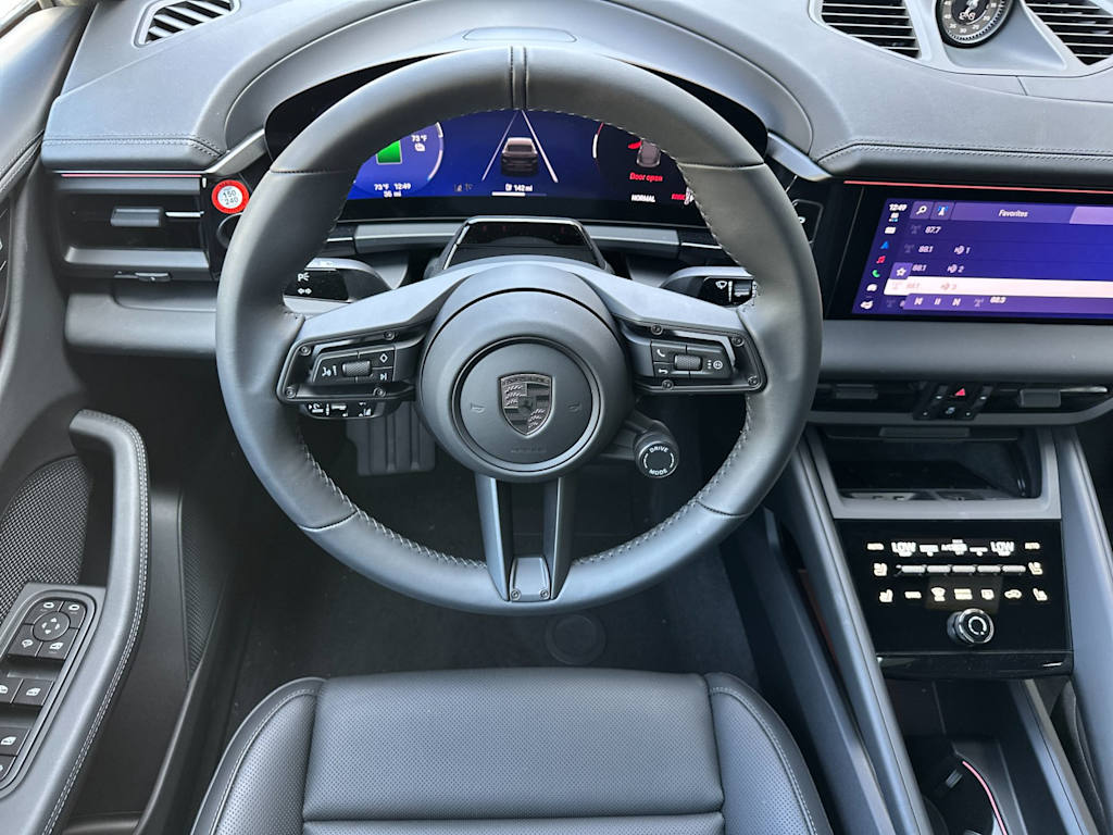 Thumbnail: 2026 Porsche Macan - 11