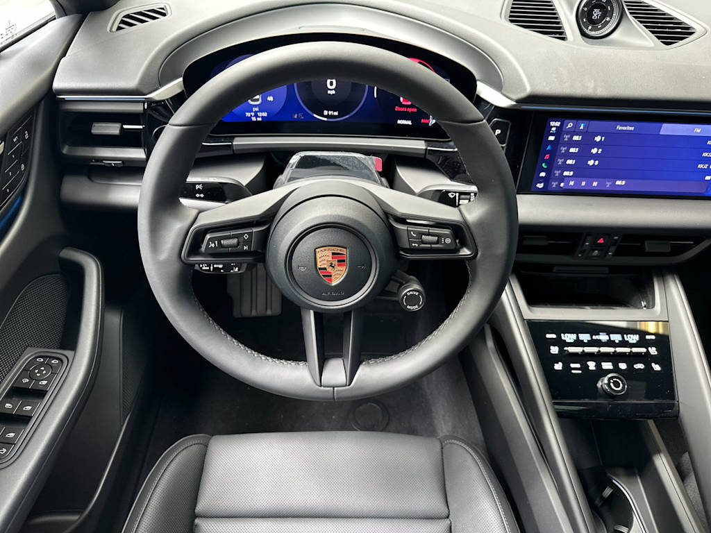 Thumbnail: 2026 Porsche Macan - 13