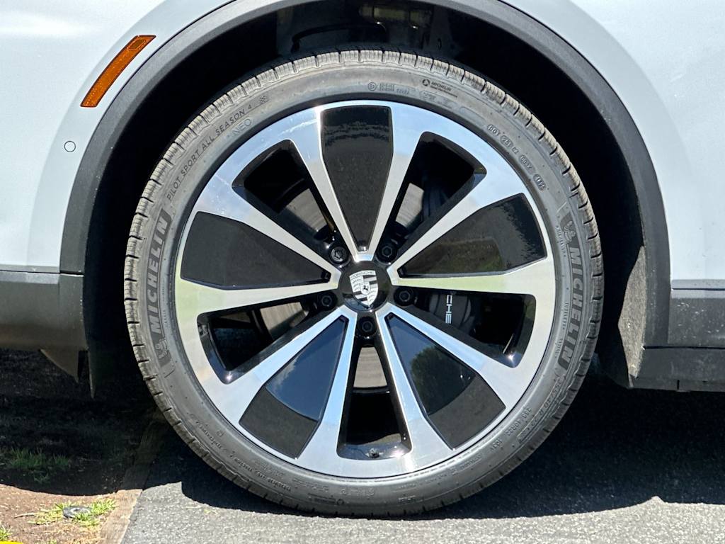 Thumbnail: 2026 Porsche Macan - 8