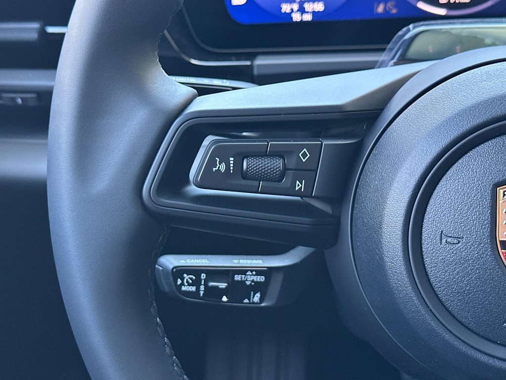 Thumbnail: 2026 Porsche Macan - 32