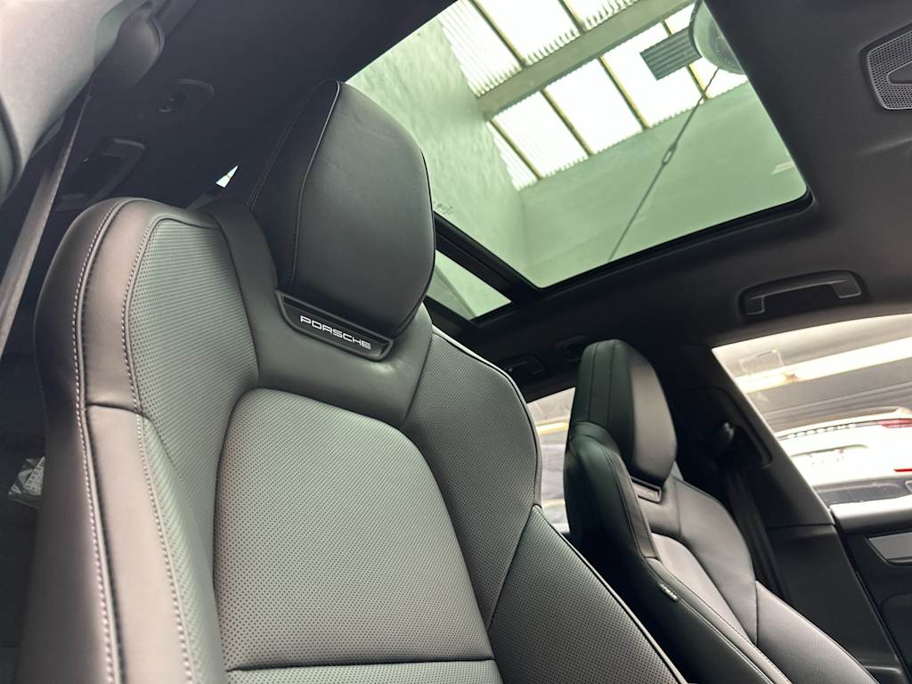 Thumbnail: 2026 Porsche Macan - 11
