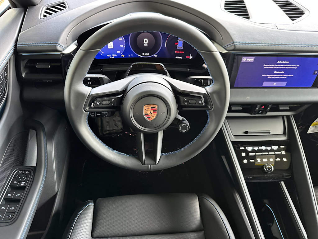 Thumbnail: 2026 Porsche Macan - 12