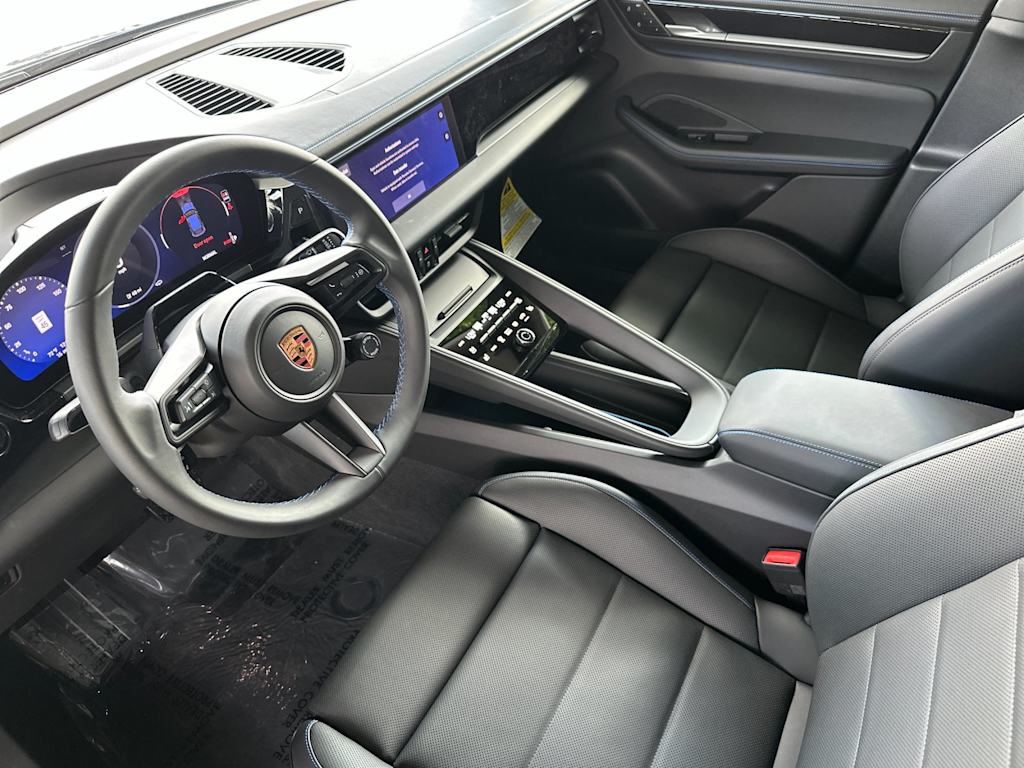 Thumbnail: 2026 Porsche Macan - 2
