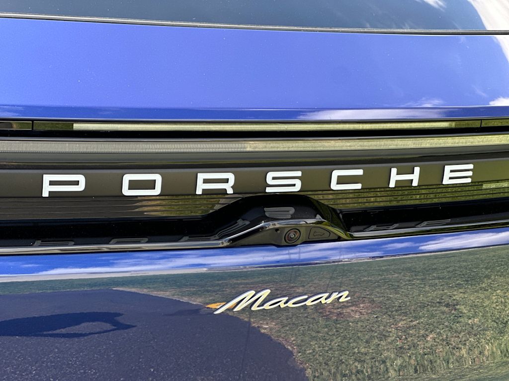 Thumbnail: 2026 Porsche Macan - 7