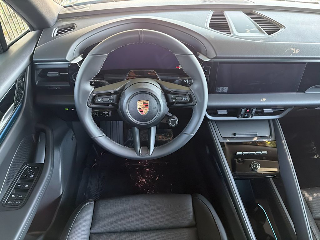 Thumbnail: 2026 Porsche Macan - 11