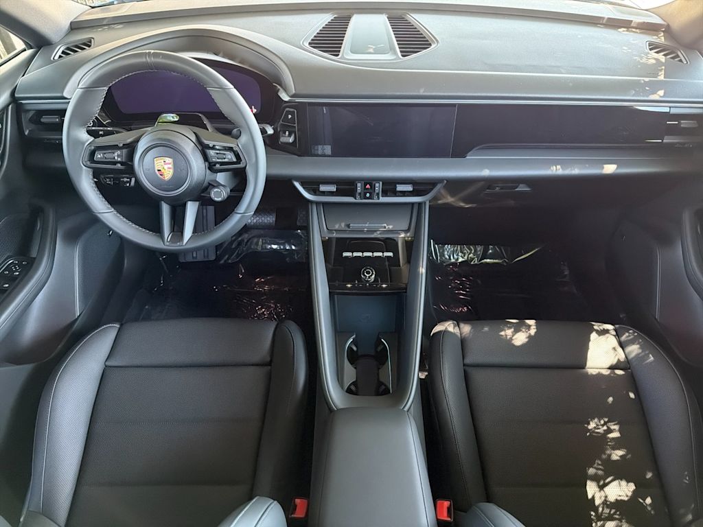 Thumbnail: 2026 Porsche Macan - 8