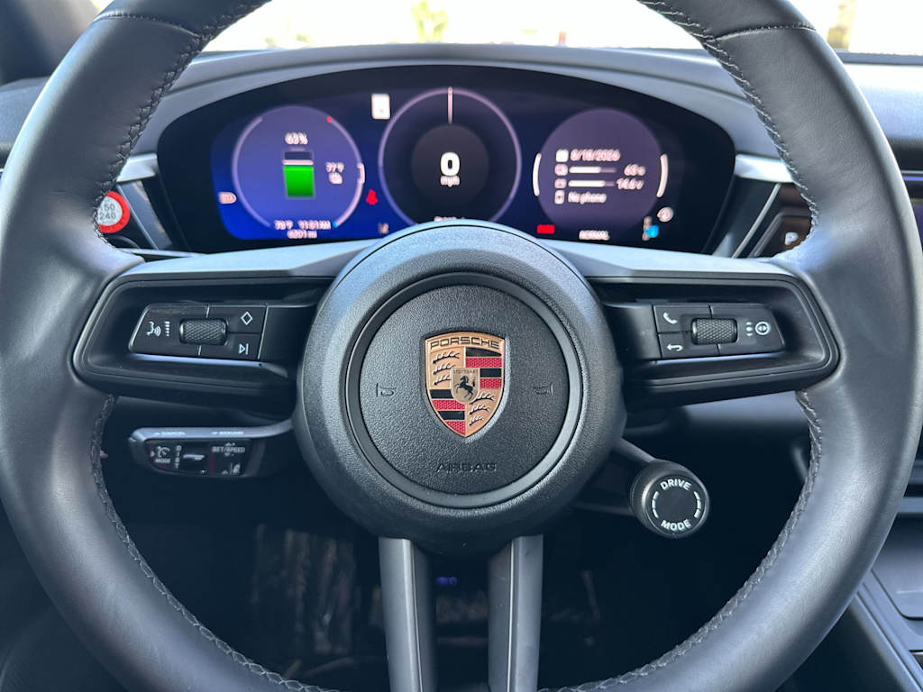 Thumbnail: 2025 Porsche Macan - 28