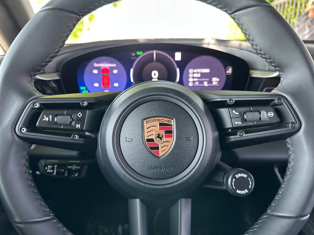 Thumbnail: 2026 Porsche Macan - 29