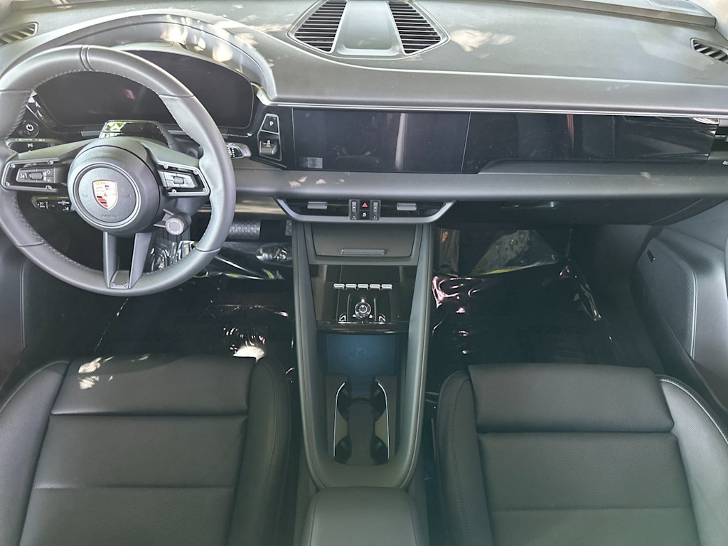 Thumbnail: 2026 Porsche Macan - 8