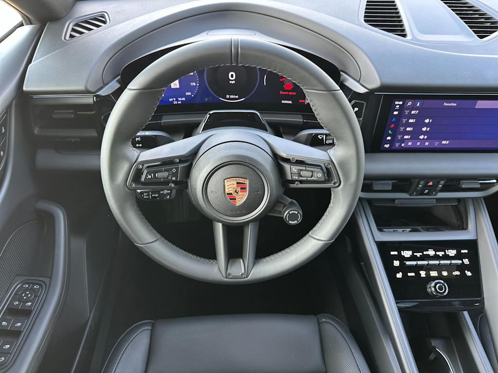Thumbnail: 2026 Porsche Macan - 11