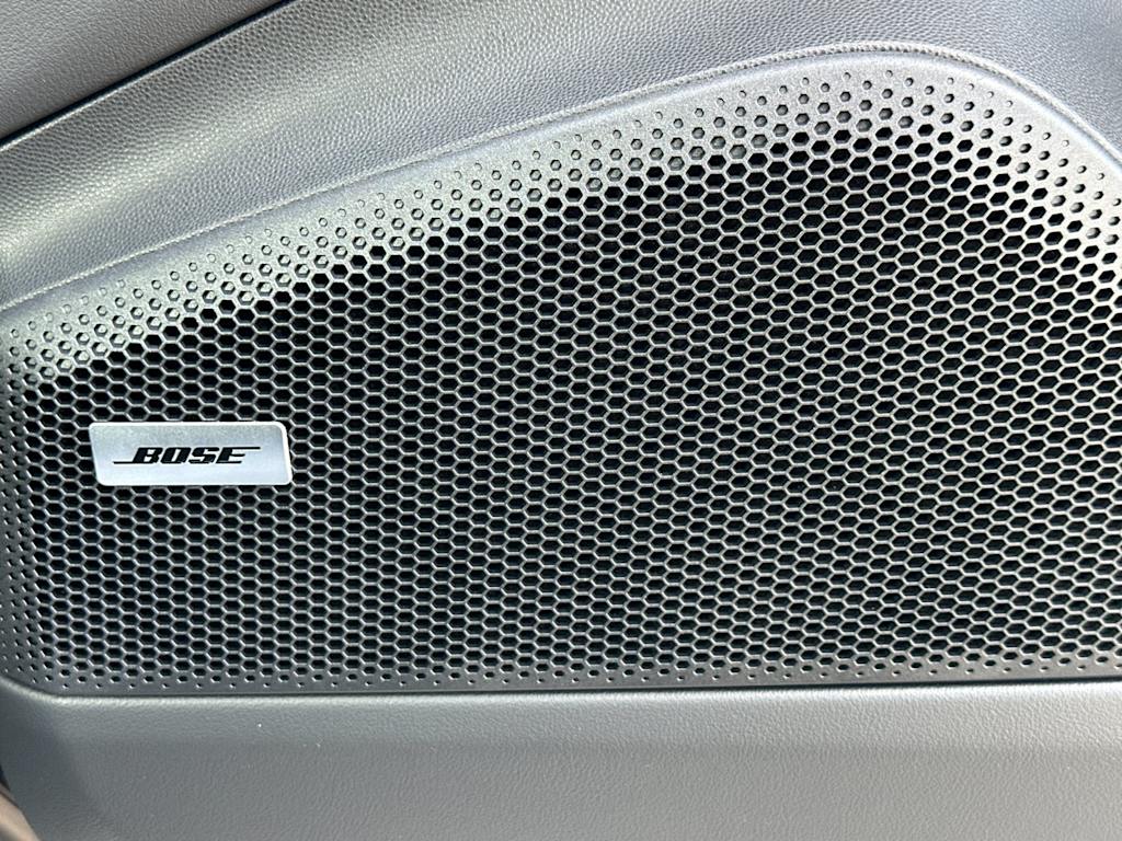 Thumbnail: 2026 Porsche Macan - 5