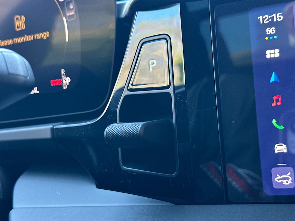 Thumbnail: 2026 Porsche Macan - 27