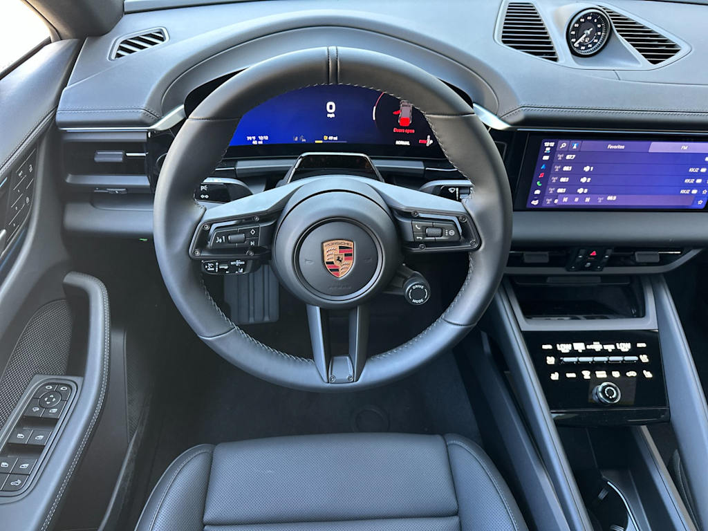 Thumbnail: 2026 Porsche Macan - 13
