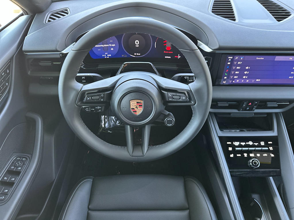 Thumbnail: 2026 Porsche Macan - 9