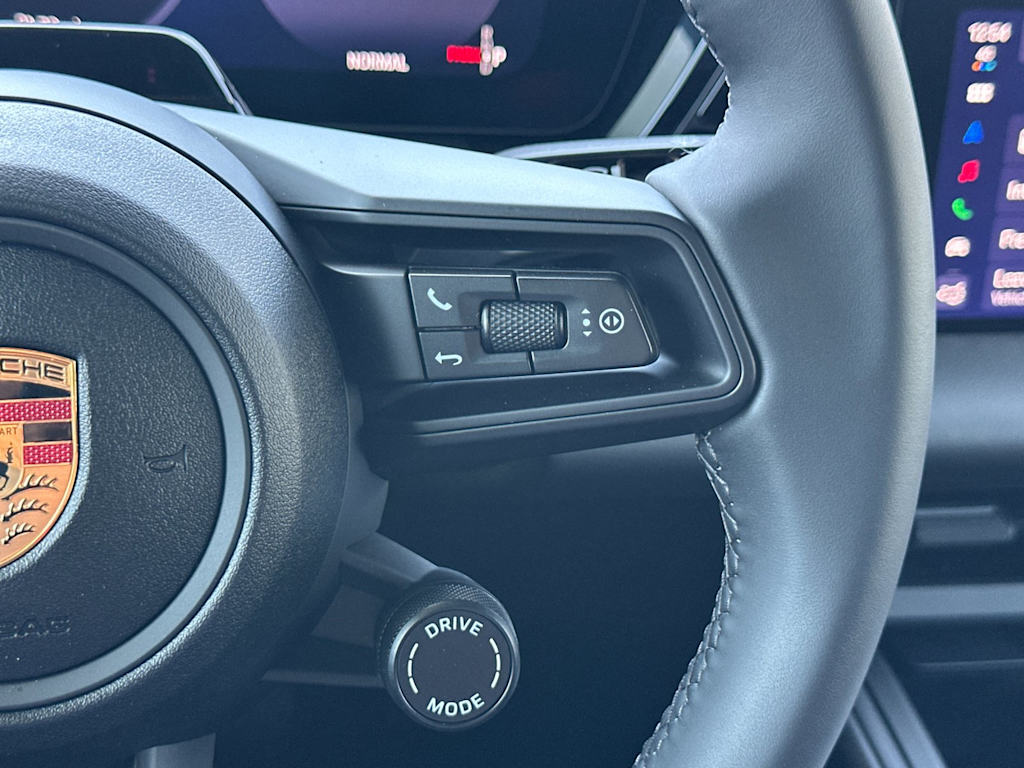 Thumbnail: 2026 Porsche Macan - 30
