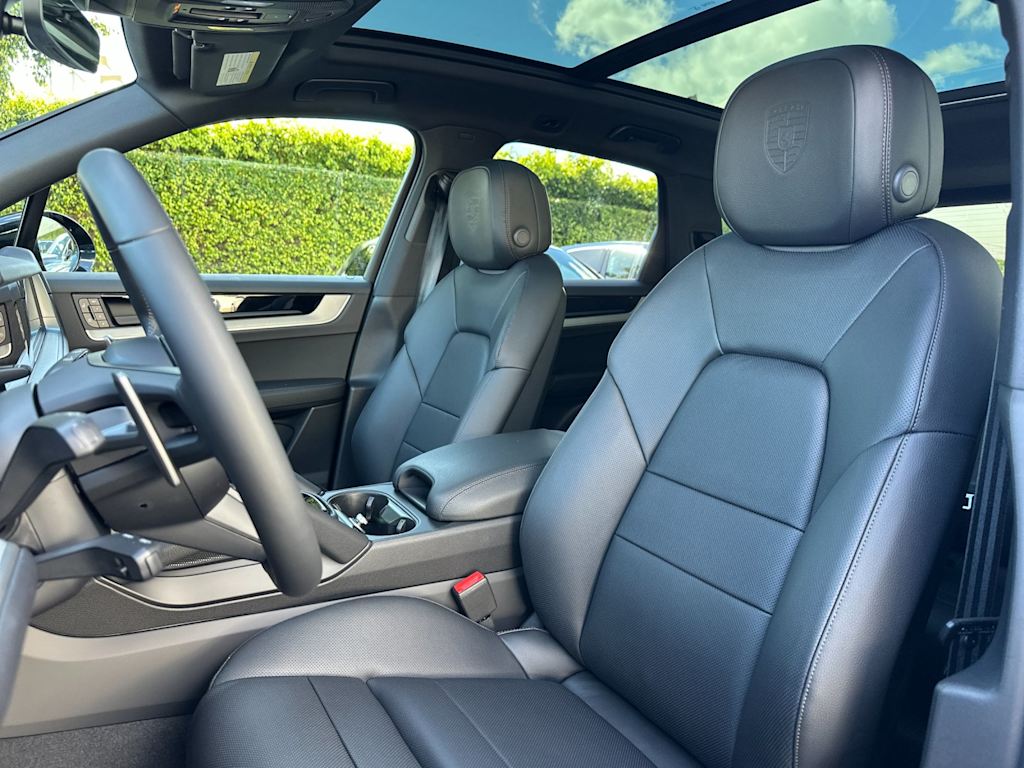 Thumbnail: 2026 Porsche Cayenne - 11