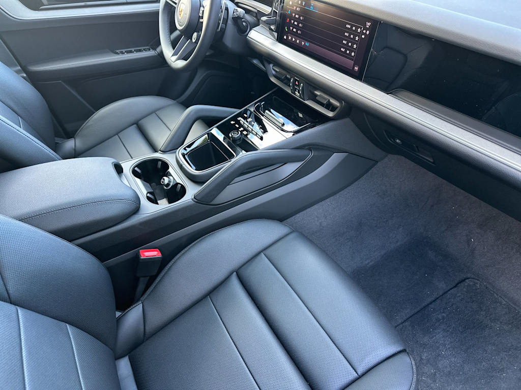 Thumbnail: 2026 Porsche Cayenne - 13
