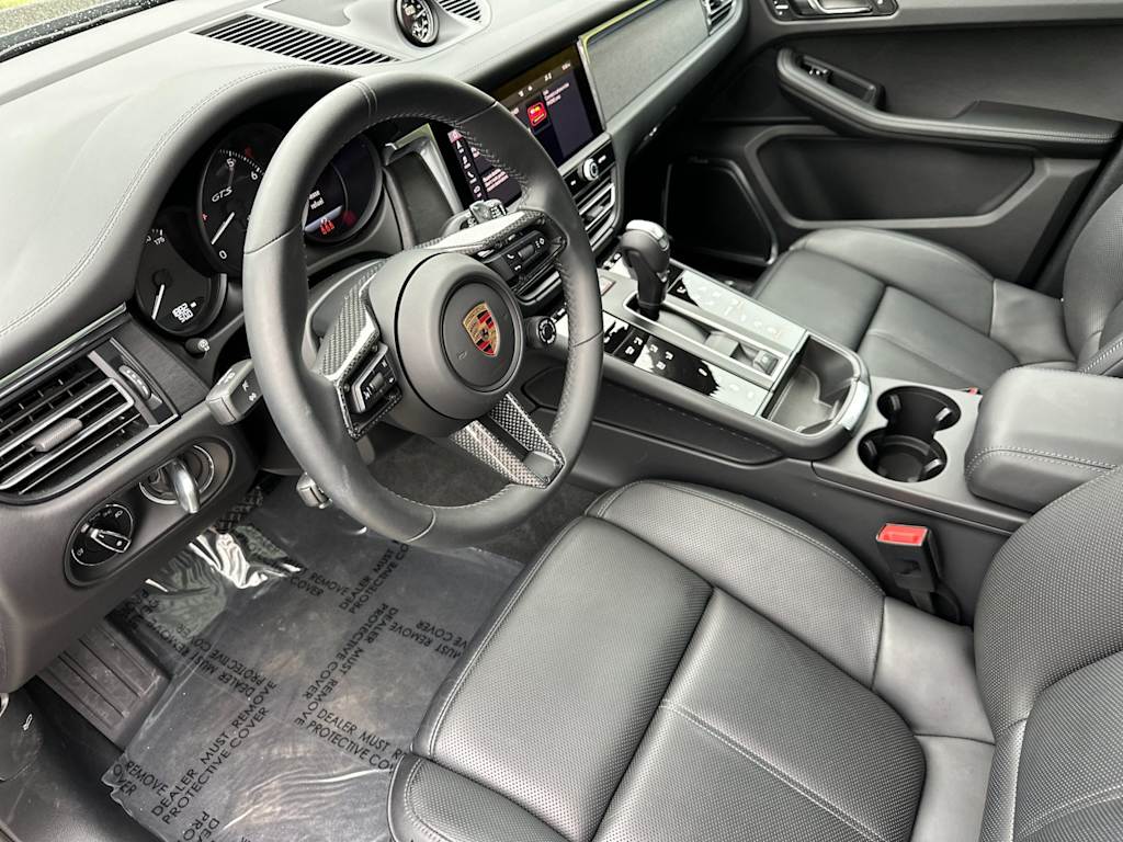 Thumbnail: 2025 Porsche Macan - 2