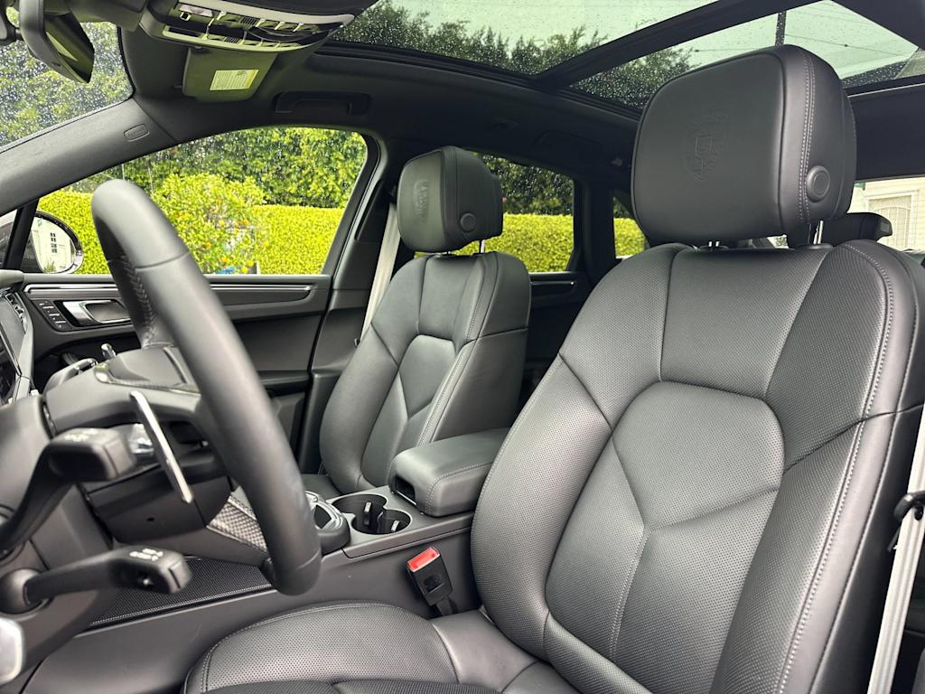 Thumbnail: 2025 Porsche Macan - 9