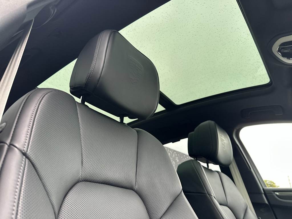 Thumbnail: 2025 Porsche Macan - 23