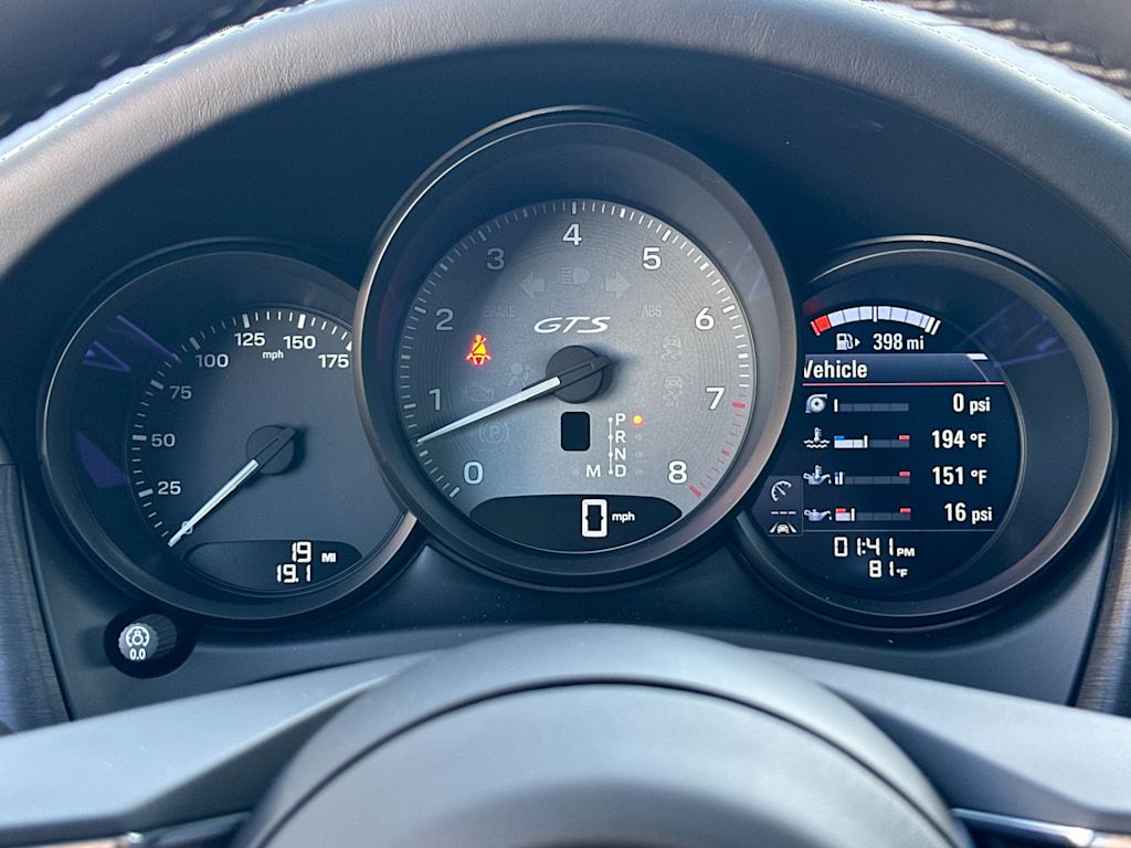 Thumbnail: 2026 Porsche Macan - 17