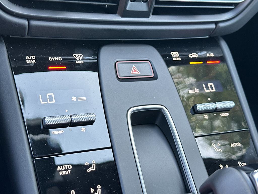 Thumbnail: 2026 Porsche Macan - 16